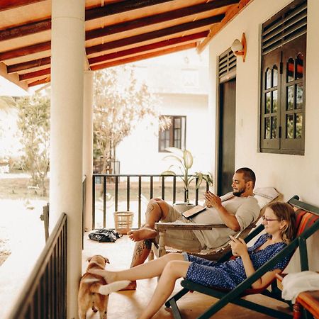Beach Lagoon Guesthouse Тангале Екстериор снимка