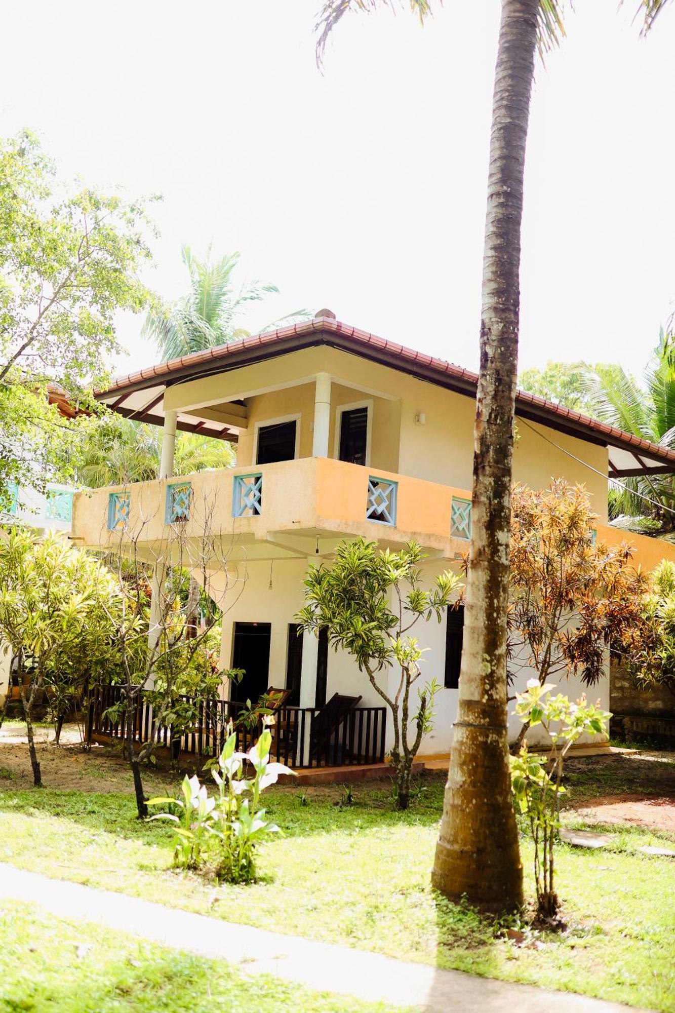 Beach Lagoon Guesthouse Тангале Екстериор снимка