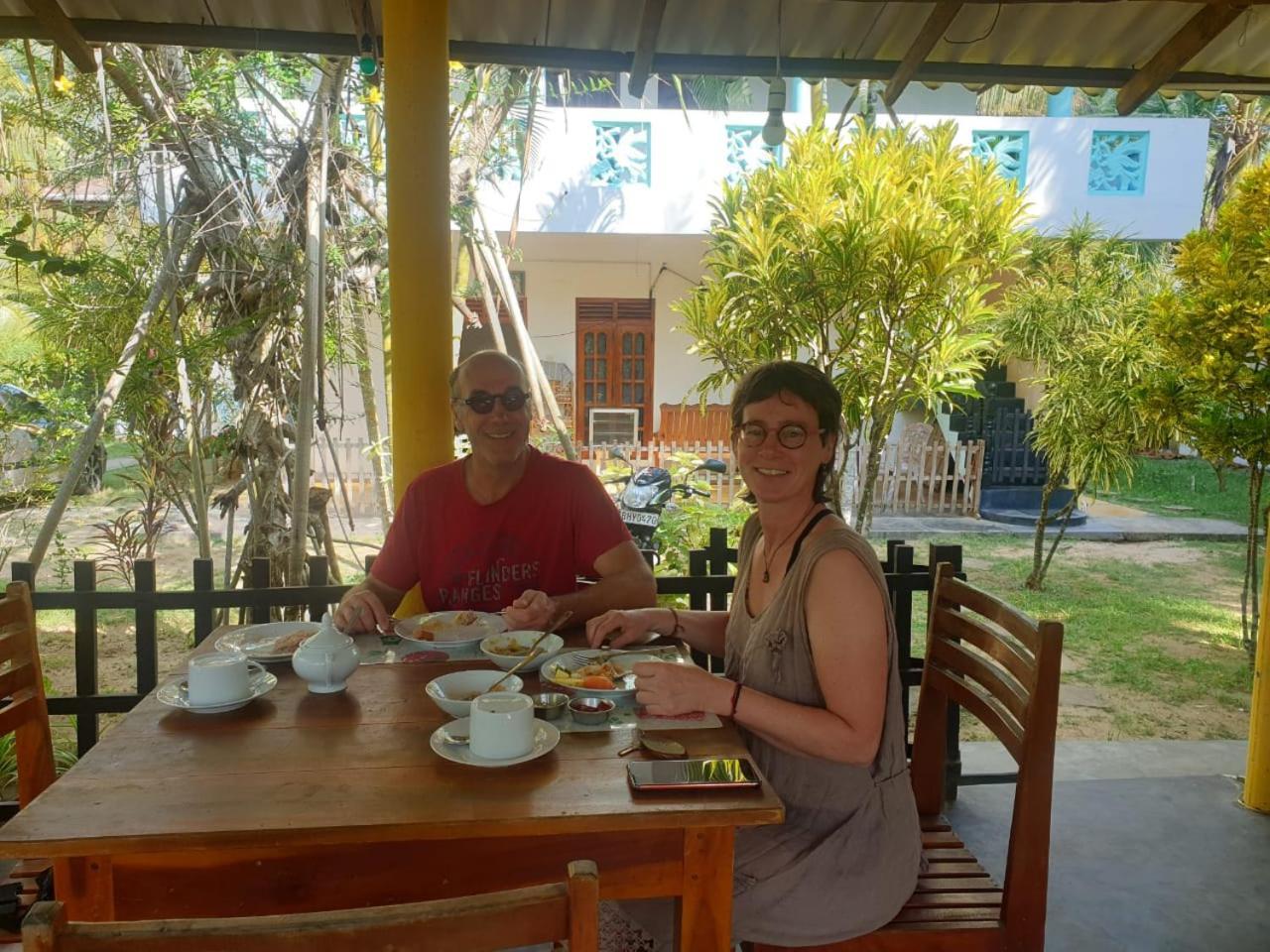 Beach Lagoon Guesthouse Тангале Екстериор снимка