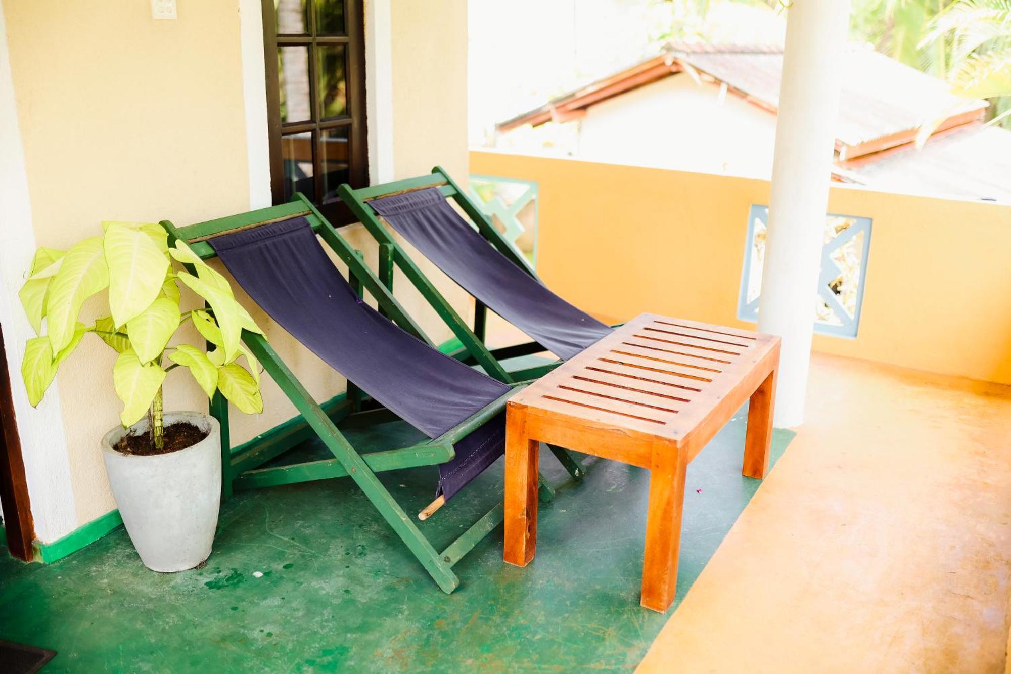 Beach Lagoon Guesthouse Тангале Екстериор снимка
