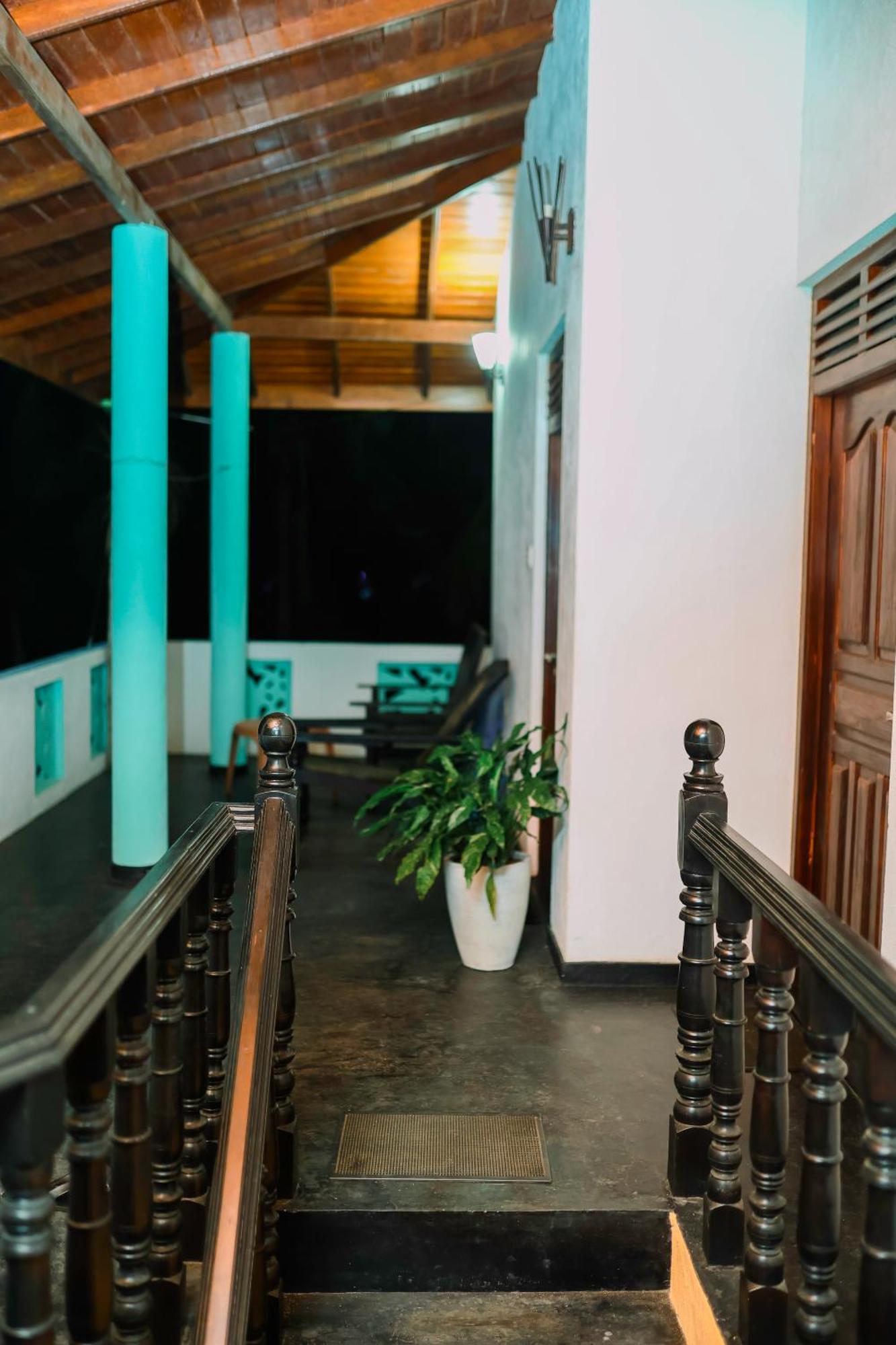 Beach Lagoon Guesthouse Тангале Екстериор снимка