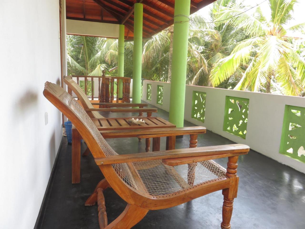 Beach Lagoon Guesthouse Тангале Екстериор снимка