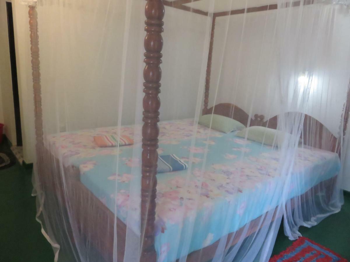 Beach Lagoon Guesthouse Тангале Екстериор снимка