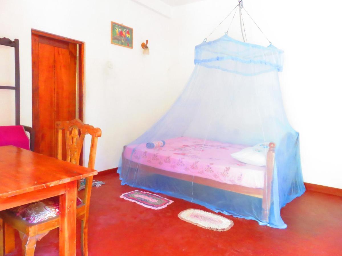 Beach Lagoon Guesthouse Тангале Екстериор снимка